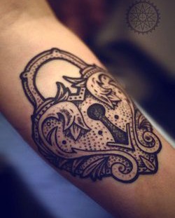 Black lace keyhole tattoo