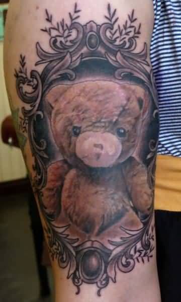 Great looking bear tattoo on leg