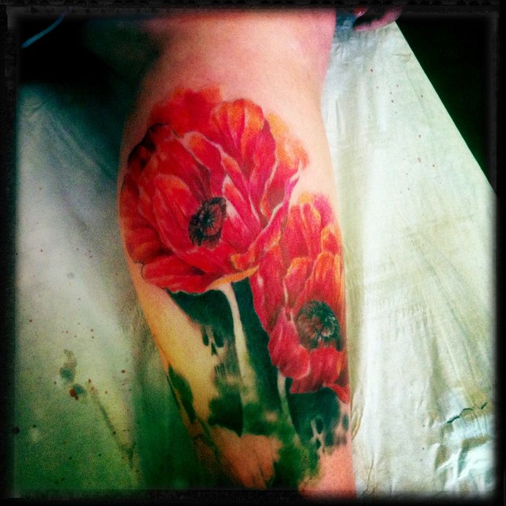 Inspiration of red poppy tattoo on leg