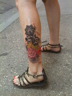 Men’s flower tattoo on leg