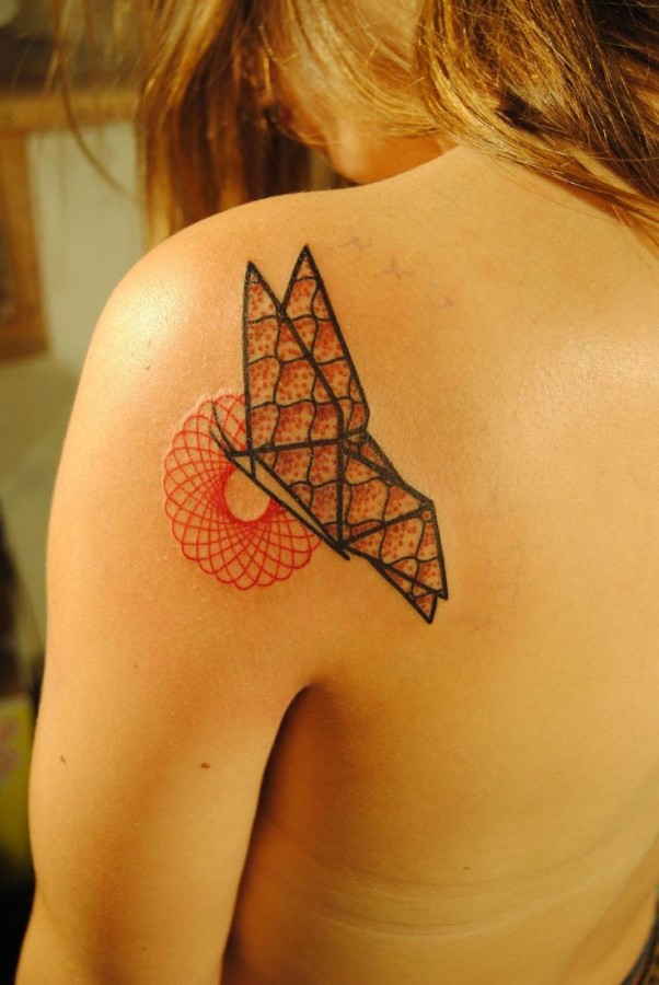 Owal ornaments origami tattoo on shoulder