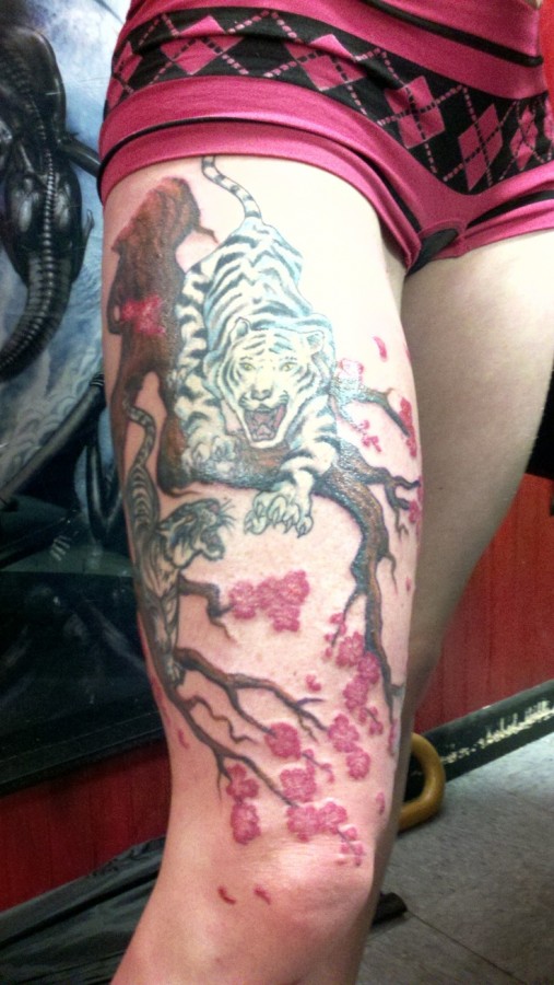 Pretty one tiger tattoo on leg