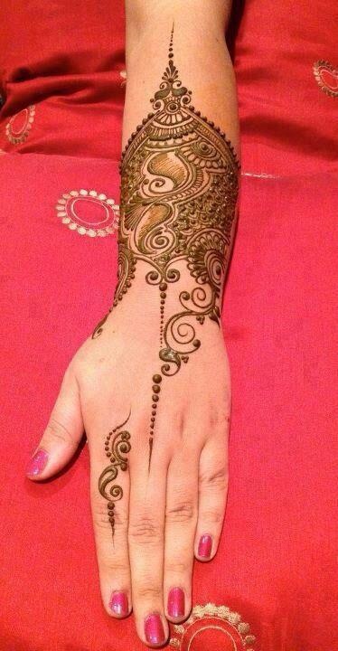 Amazing black Henna and Mehndi design tattoo