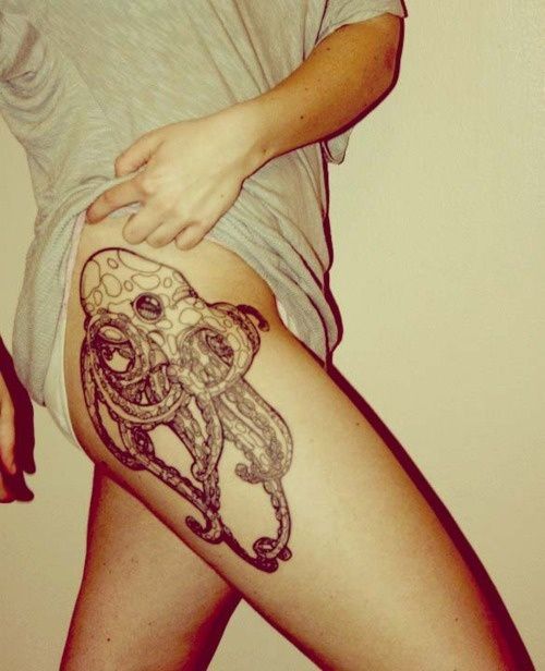 Amazing cute octopus tattoo on leg