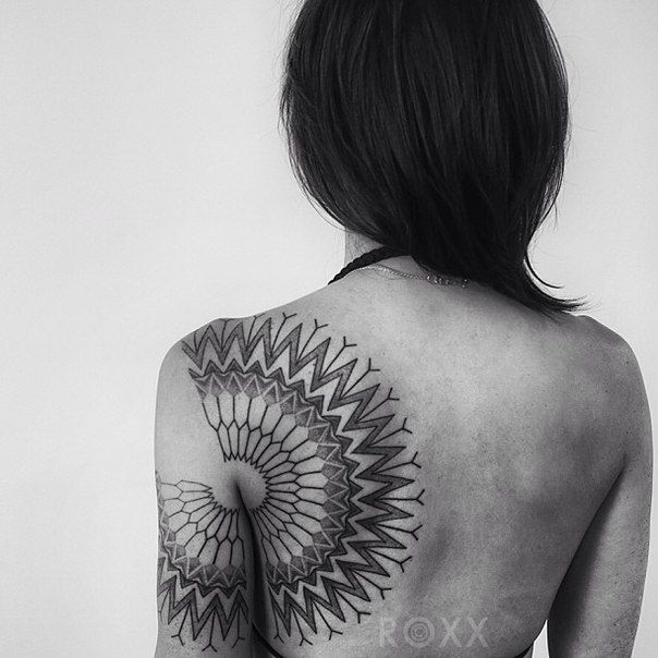 Back stymetric geometric shoulder, back tattoo