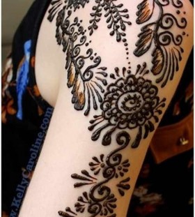 Black adorable Henna and Mehndi design tattoo
