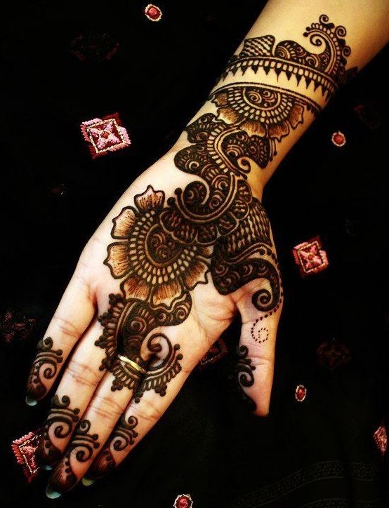 Black cute Henna and Mehndi design tattoo