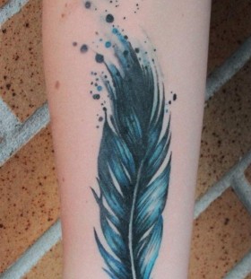 Blue feather and bubbles tattoo