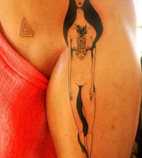 Gorgeous girl tattoo by Marilia Pontes
