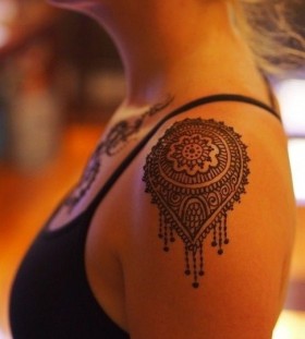 Henna's design geometric shoulder, back tattoo