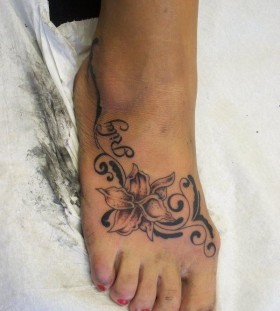 Incredible black girl tattoo on foot