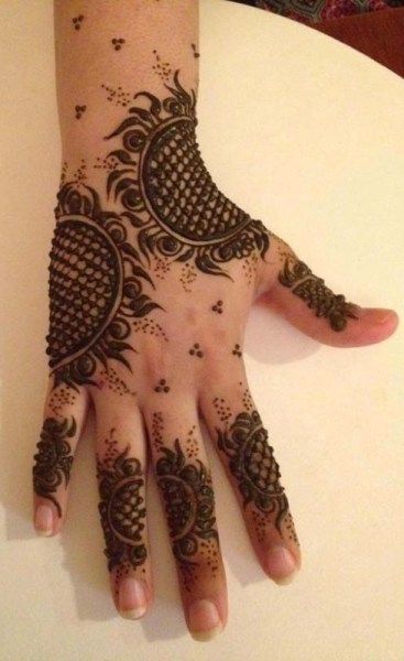 Sun black Henna and Mehndi design tattoo