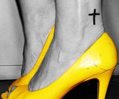 Yellow high-heels tattoo by Marilia Pontes