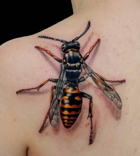 3D wasp on shoulder tattoo