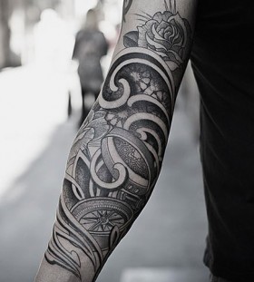 Amazing arm tattoo by Pepe Vicio