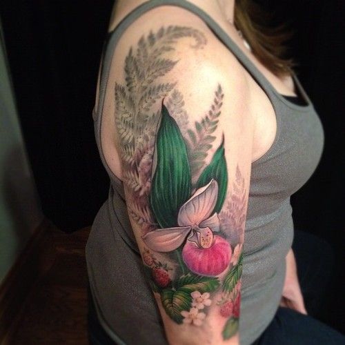 Amazing floral tattoo by Esther Garcia