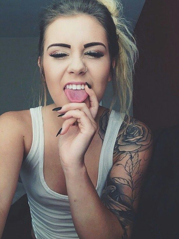 Awesome girl’s shoulder tattoo