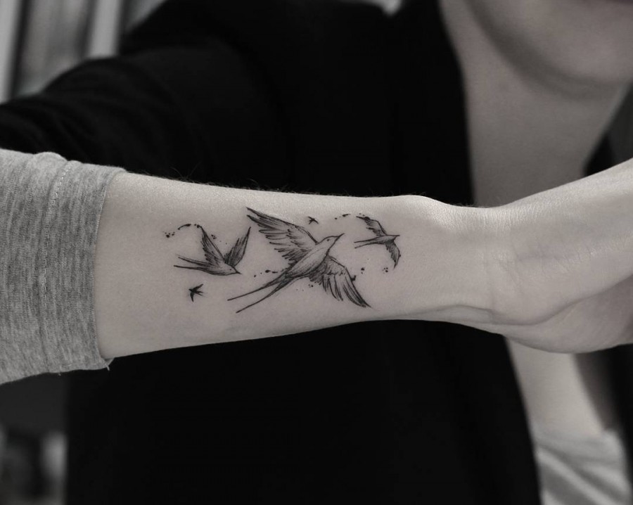 bird tattoo by ricardo da maia