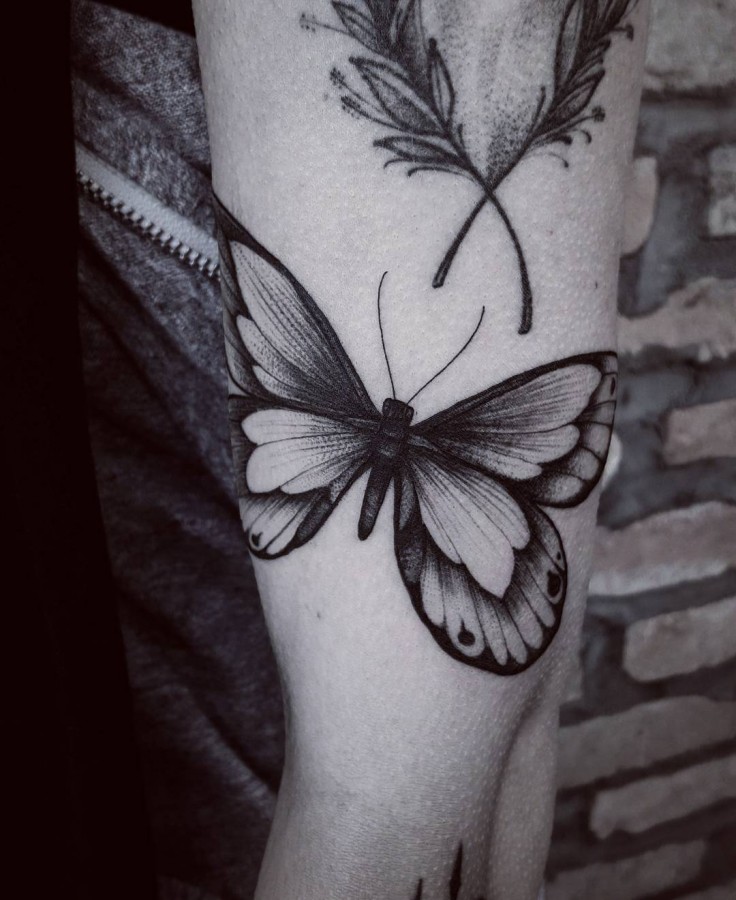 blackwork-butterfly-tattoo-by-fetattooer
