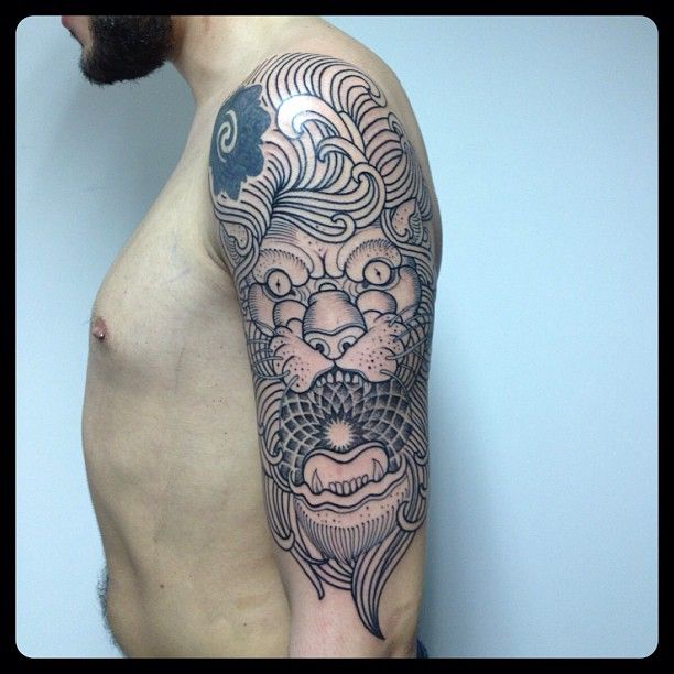 Brilliant lion tattoo by Pepe Vicio