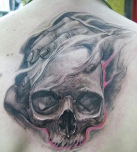 Cool skull tattoo by Elvin Yong