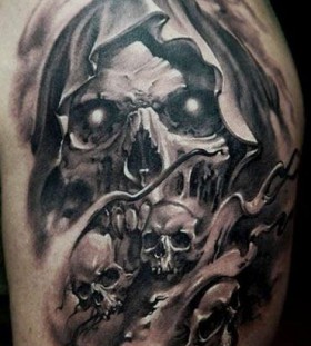 Creepy skull tattoo by Dmitriy Samohin