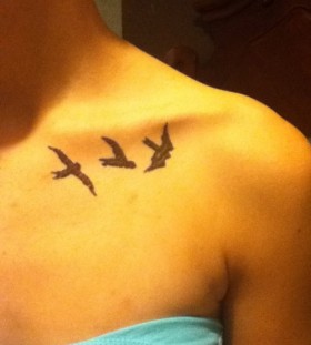 Cute birds collarbone tattoo
