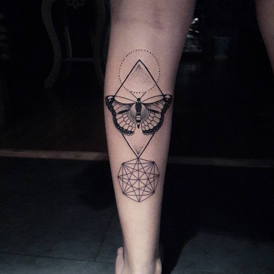 dotwork-geometric-butterfly-tattoo-by-diogorochatattooer