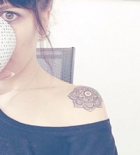 Drinkin tea girl's shoulder tattoo