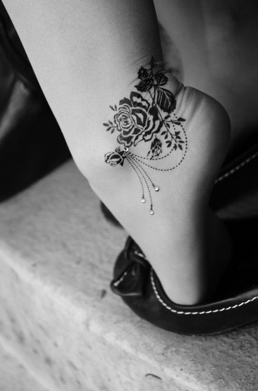 Incredible looking lace tattoo
