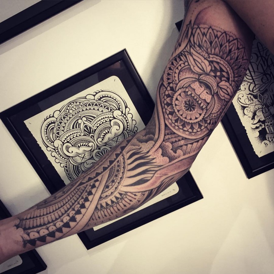 jeykill-bleunoir-full-sleeve-wolf-mandala-blackwork-tattoo