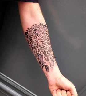 jeykill-bleunoir-owl-blackwork-tattoo