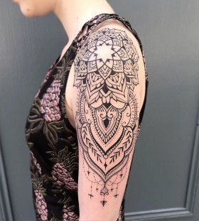 jeykill-bleunoir-upper-arm-sleeve-mandala-blackwork-tattoo