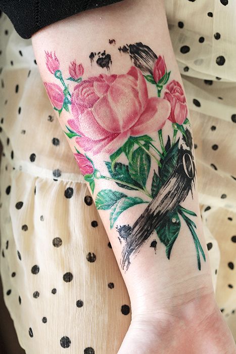 Lovely roses tattoo by Ellen Westholm