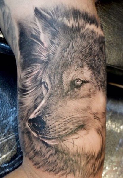 Nice wolf tattoo by Elvin Yong