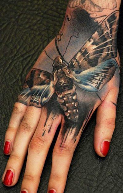 Realistic insect tattoo by Florian Karg
