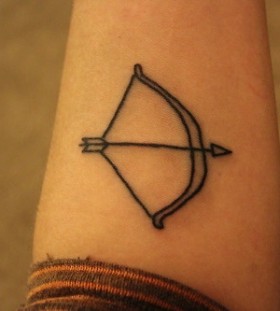 Simple bow and arrow tattoo