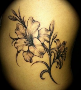 Sweet flower tattoo by Jessica Brennan