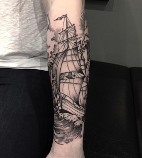 veenom-bleunoir-ship-blackwork-tattoo