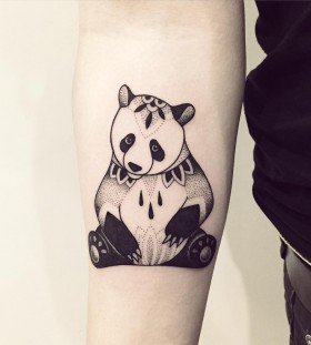 violette-bleunoir-panda-blackwork-tattoo