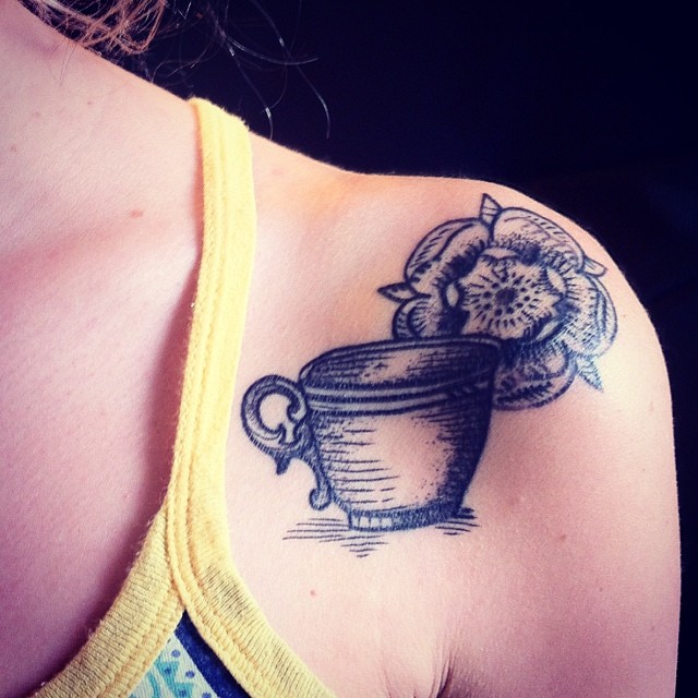 Wonderful teacup shoulder tattoo