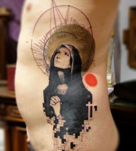 Xoil woman side tattoo