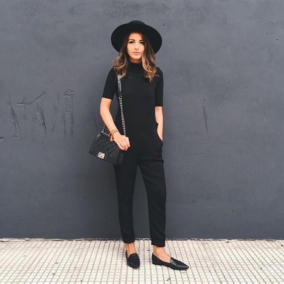 casual all black outfit women