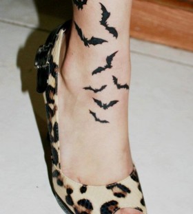 bat-halloween-tattoo-by-tom-raven