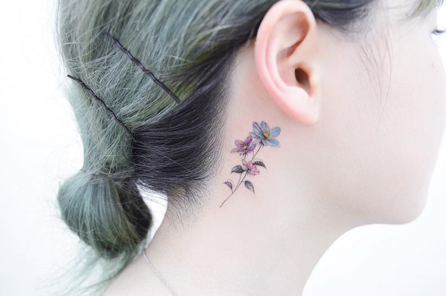behind-the-ear-flower-tattoo-by-tattooist_banul