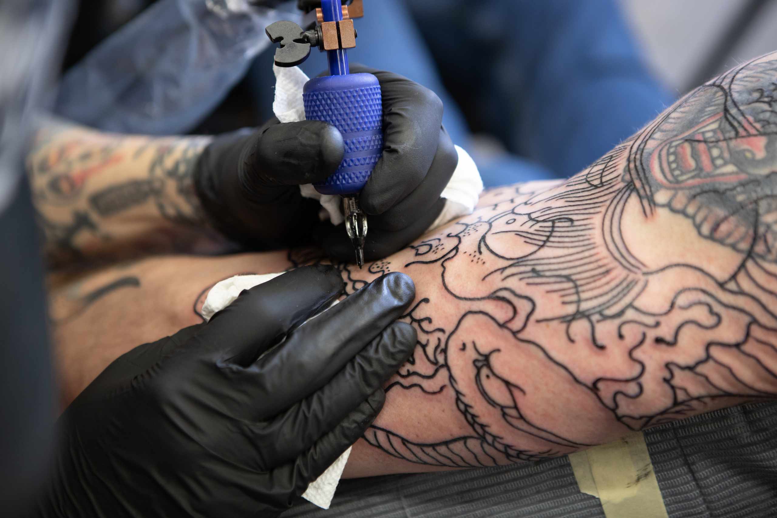 How much to tip a tattoo artist reddit