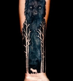 blackwork-wolf-tattoos