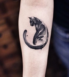 brushstroke-black-and-white-cat-halloween-tattoo