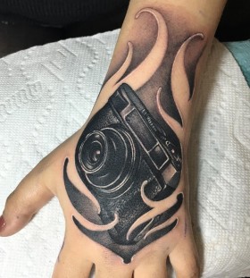 camera-hand-tattoo-by-megan_massacre