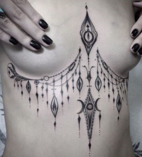 chandelier-style-sternum-tattoo-by-philip-milic
